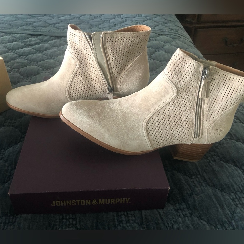 Johnston & Murphy Booties women’s size 10